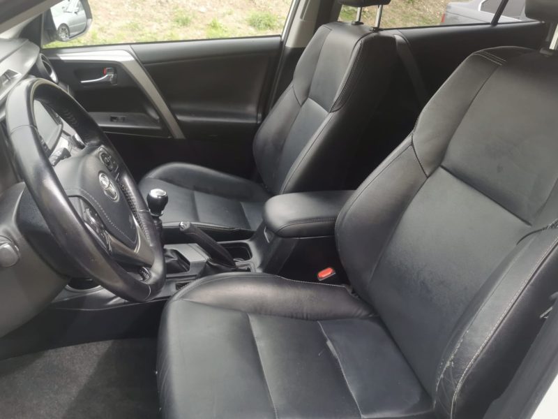 TOYOTA RAV 4 IV 2.0 D 143 LOUNGE