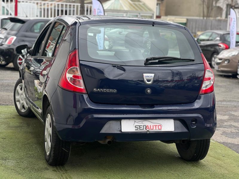 DACIA SANDERO 2011