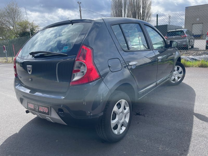 DACIA SANDERO 2011