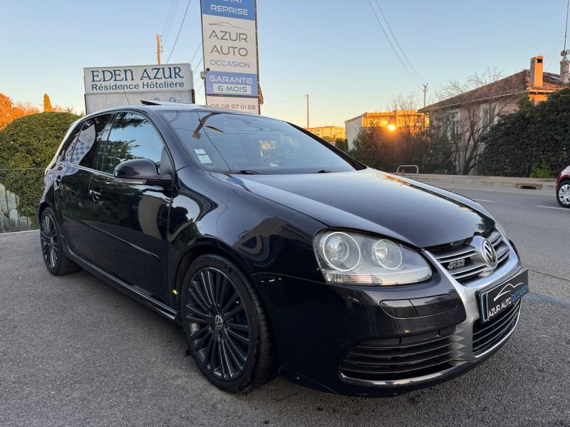 VOLKSWAGEN GOLF V R32 