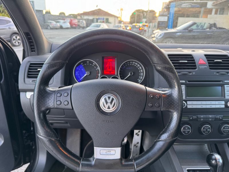 VOLKSWAGEN GOLF V R32 