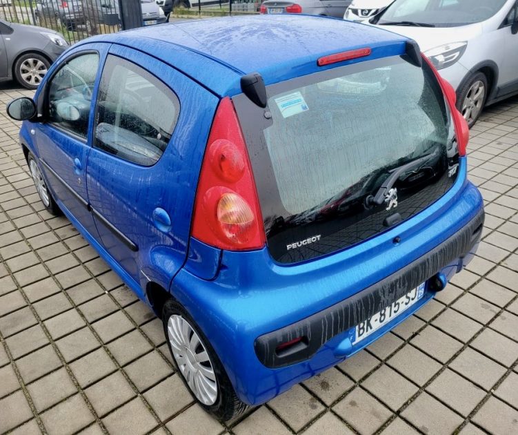 PEUGEOT 107 1.0 i Blue Lion 68 cv