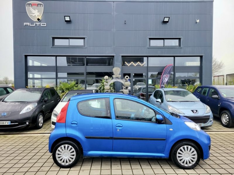 PEUGEOT 107 1.0 i Blue Lion 68 cv