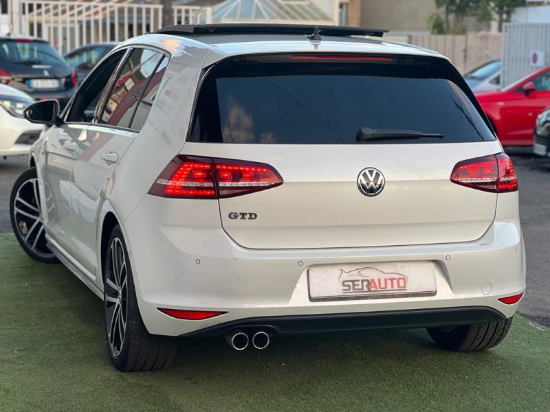 VOLKSWAGEN GOLF VII 2015