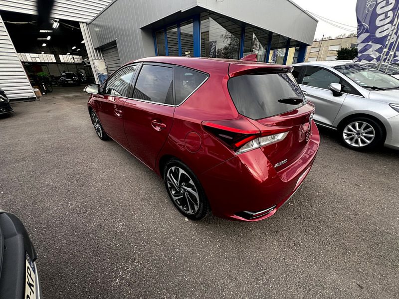 TOYOTA AURI Hybride 136 ch DESIGN