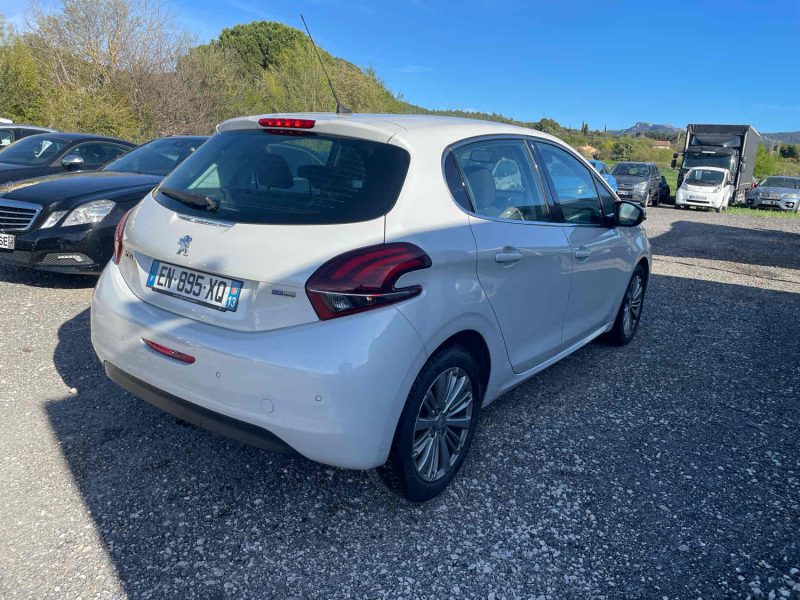 PEUGEOT 208 2017 BOITE AUTO GARANTIE 12 MOIS