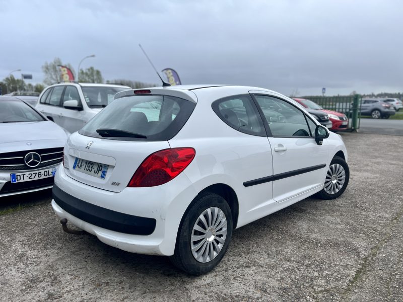 PEUGEOT 207 2009