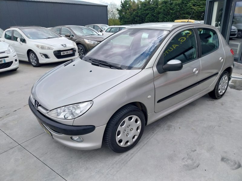 PEUGEOT 206 1.4i 16V 90