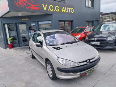 PEUGEOT 206 1.4i 16V 90