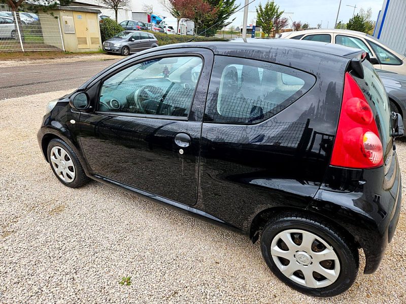 PEUGEOT 107 2009