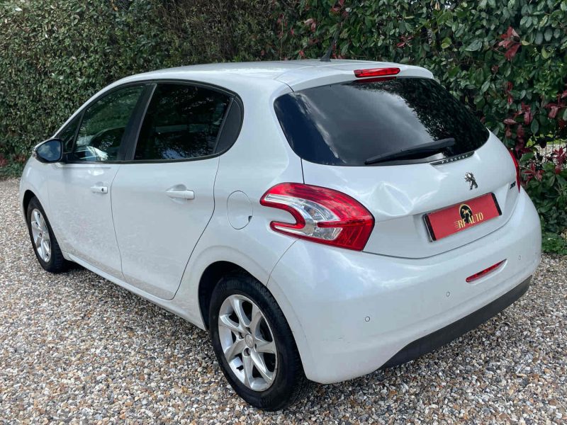 PEUGEOT 208 I 2014 1.2 VTI  82cv