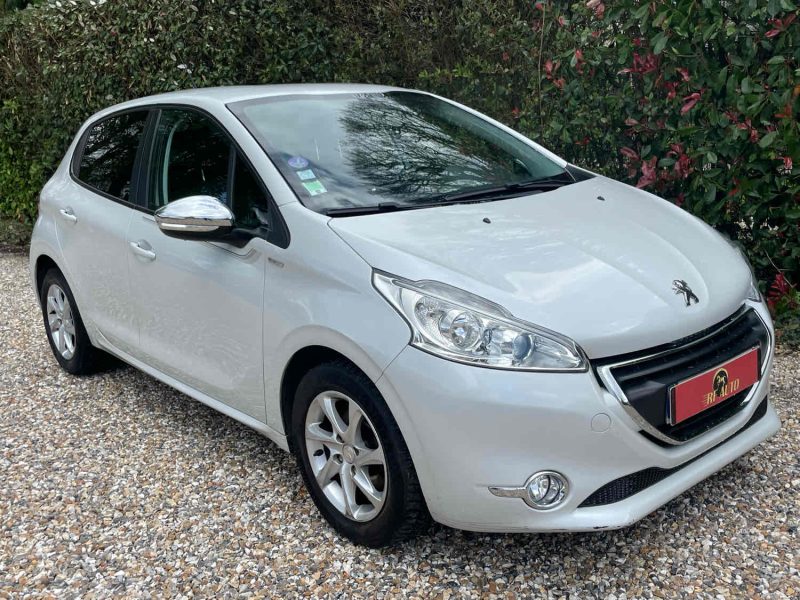 PEUGEOT 208 I 2014 1.2 VTI  82cv