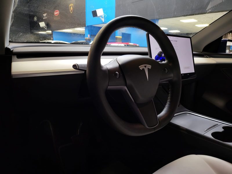 TESLA MODEL Y LONG RANG DUAL MOTORS 480cv / 1ER MAIN / AUTOPILOT AMELIORE / VOLANT ET SIEGES CHAUFFA