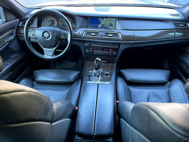 BMW Série 7 F01 4.4 V8 408 750IA LUXE