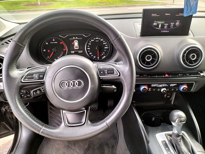 AUDI A3 Sportback AMBITION S-TRONIC