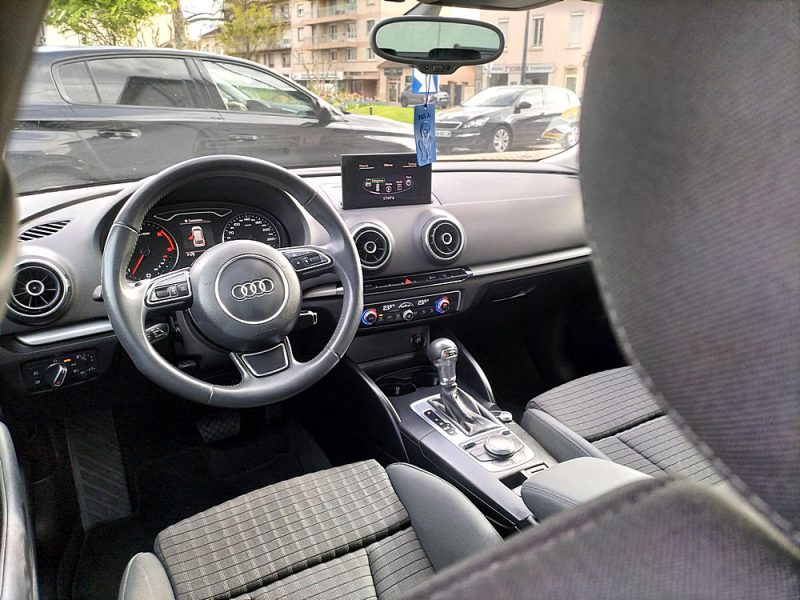 AUDI A3 Sportback AMBITION S-TRONIC