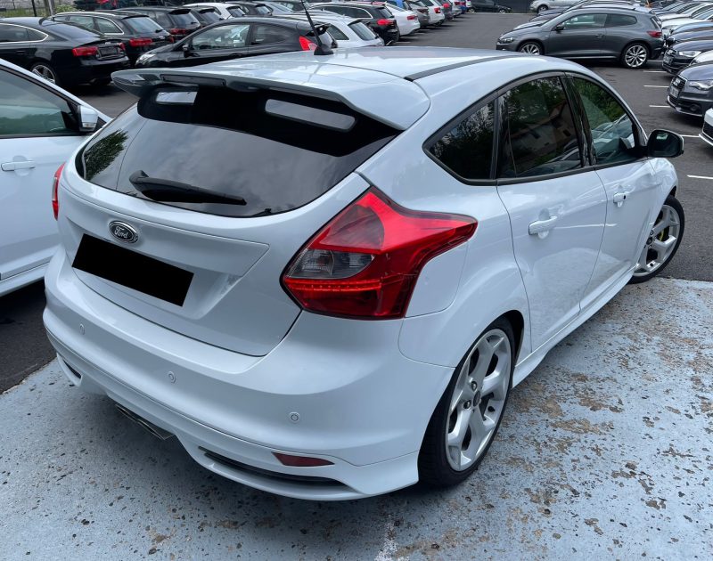 Ford FOCUS ST III 2.0 ECOBOOST 250 ST 5P