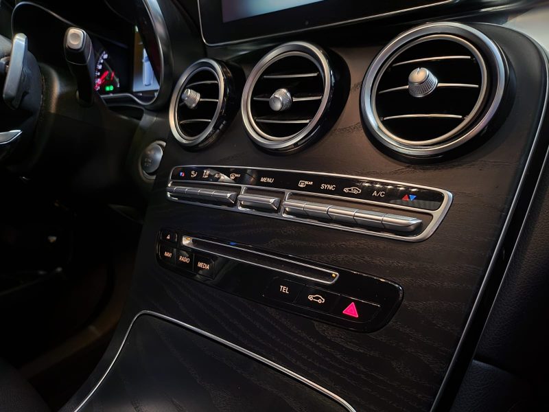 MERCEDES GLC 220d 194cv 4-MATIC FASCINATION PACK AMG / TOIT OUVRANT+SIÈGES ÉLECTRIQUES+CARPLAY+CAMÉR