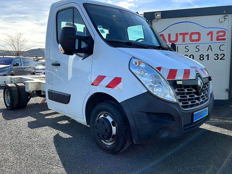 RENAULT MASTER III Camion plate-forme/Châssis 2017