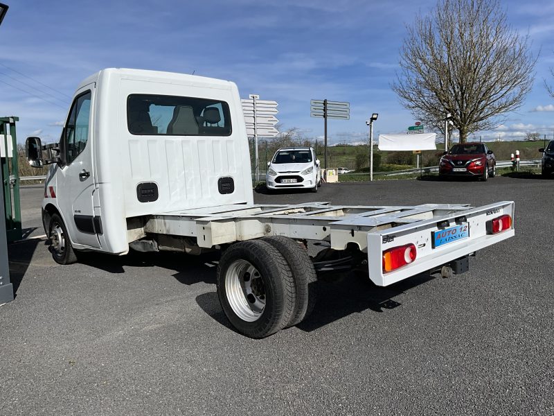 RENAULT MASTER III Camion plate-forme/Châssis 2017