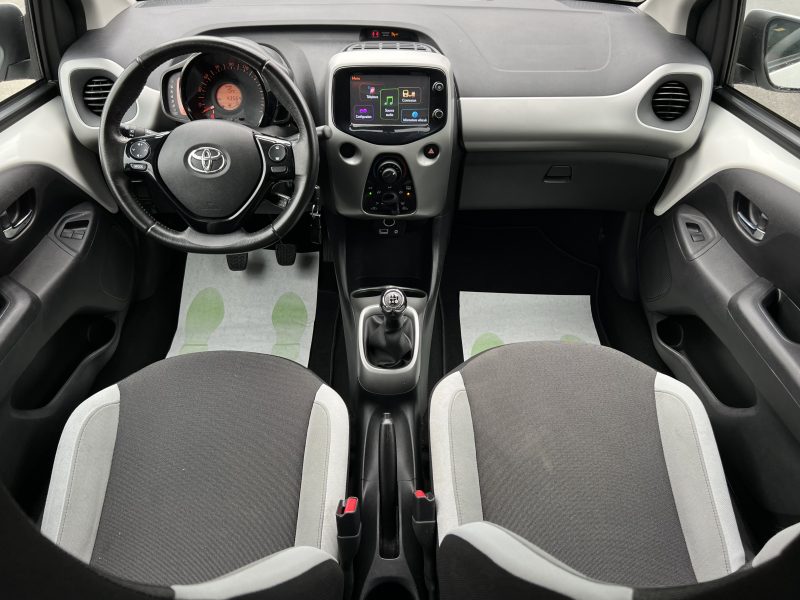 TOYOTA AYGO II X-PLAY 1.0 VVT-I 69 ECRAN TACTILE BLUETOOTH CAMERA DE RECUL REGULATEUR Garantie 1 an