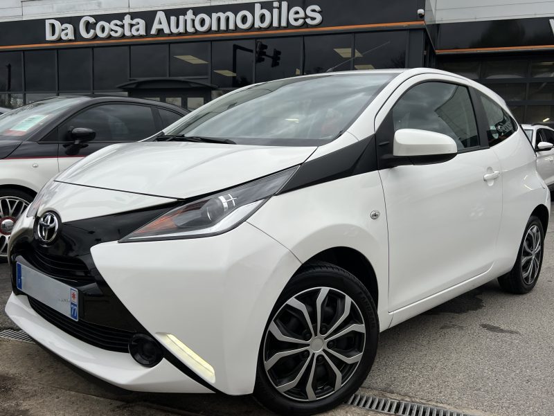 TOYOTA AYGO II X-PLAY 1.0 VVT-I 69 ECRAN TACTILE BLUETOOTH CAMERA DE RECUL REGULATEUR Garantie 1 an