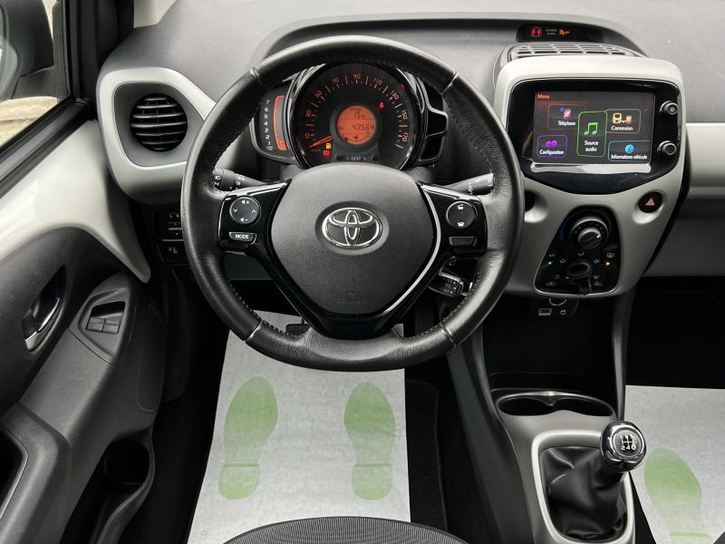 TOYOTA AYGO II X-PLAY 1.0 VVT-I 69 ECRAN TACTILE BLUETOOTH CAMERA DE RECUL REGULATEUR Garantie 1 an