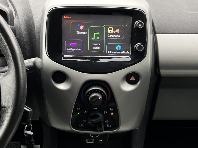 TOYOTA AYGO II X-PLAY 1.0 VVT-I 69 ECRAN TACTILE BLUETOOTH CAMERA DE RECUL REGULATEUR Garantie 1 an