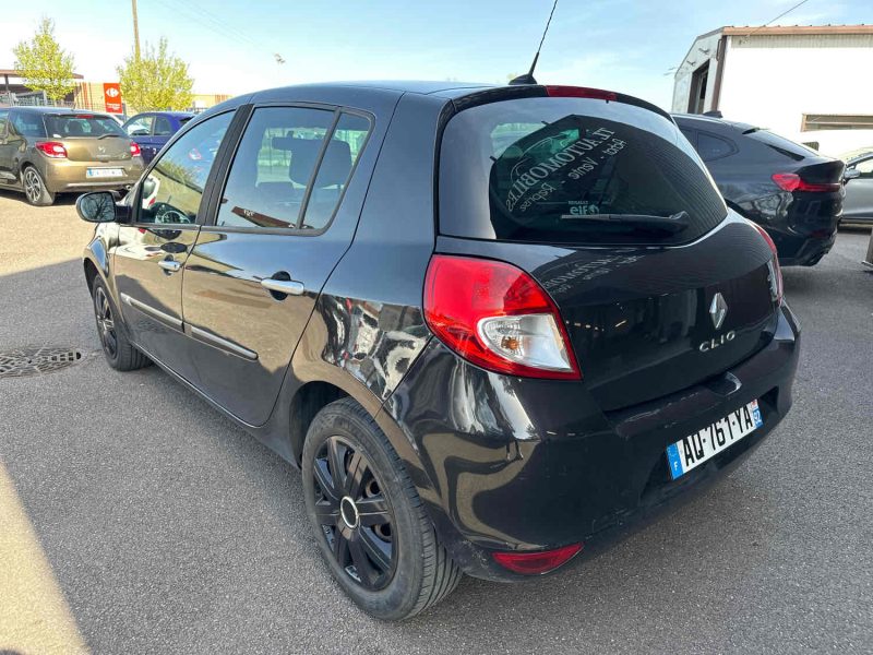 RENAULT CLIO III 2010