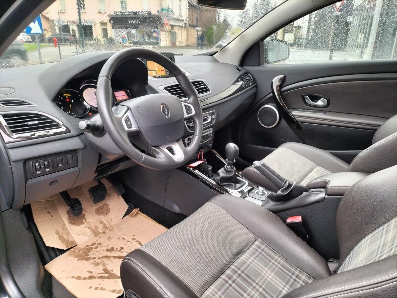 RENAULT MEGANE III Coupé XV DE FRANCE