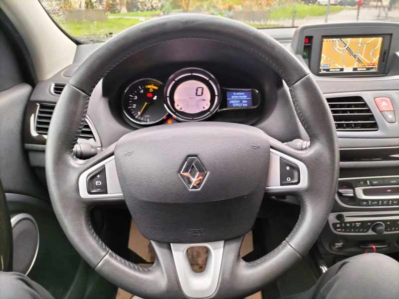 RENAULT MEGANE III Coupé XV DE FRANCE