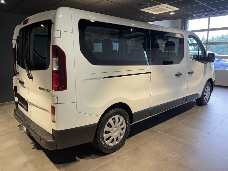 RENAULT TRAFIC COMBI 2020