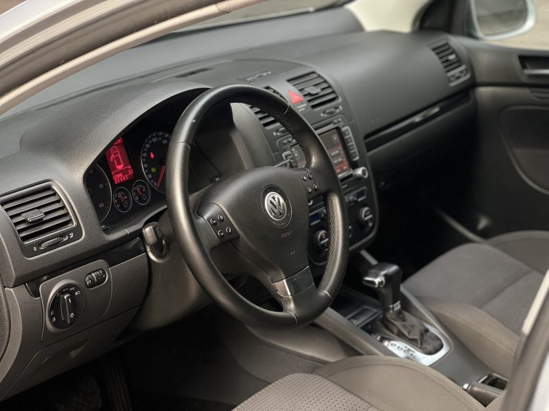 VOLKSWAGEN  Golf  V 2.0 TDI GT 140CH DSG GRELÉ