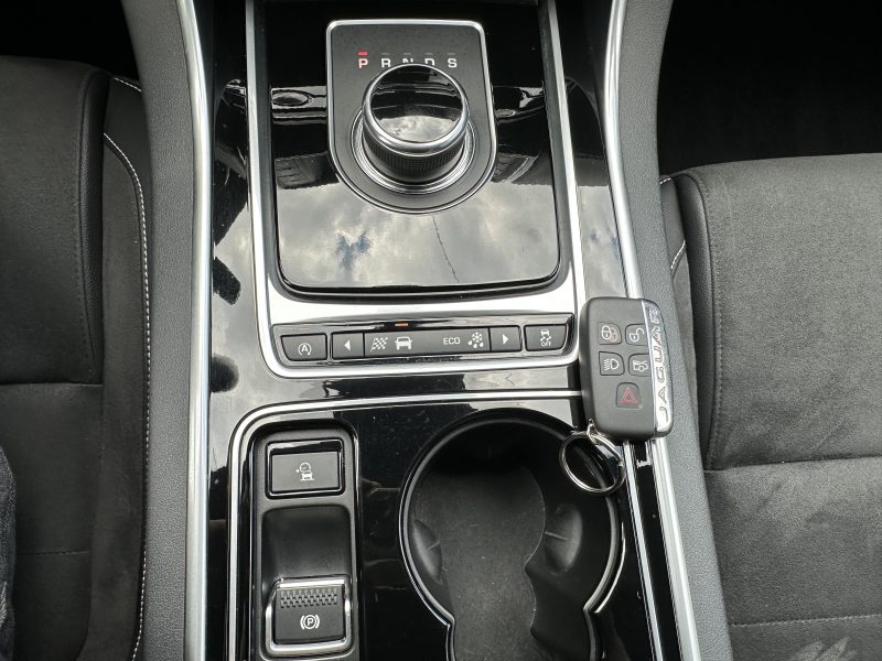 JAGUAR XE 3.0 V6 340 S AUTO*MERIDIAN*CAMERA*