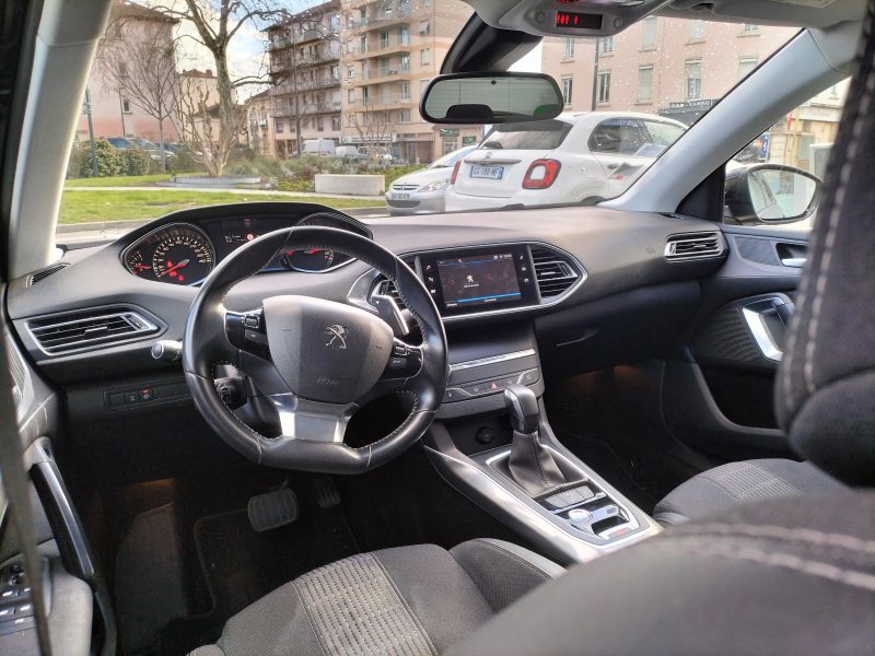 PEUGEOT 308 II ALLURE BUSINESS