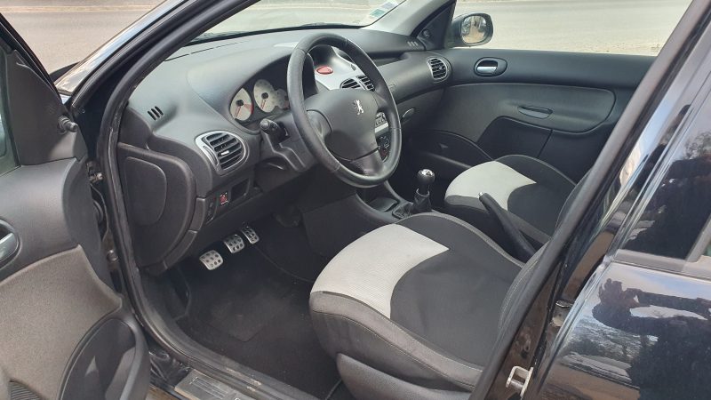 PEUGEOT 206  2008