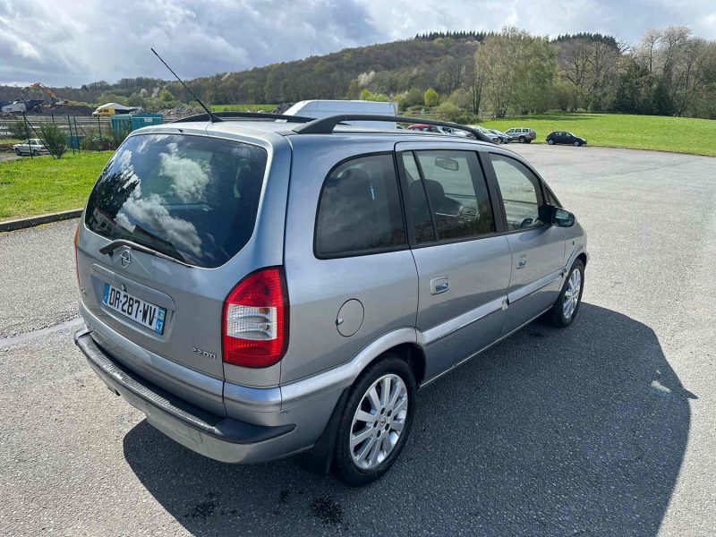 OPEL ZAFIRA 2004