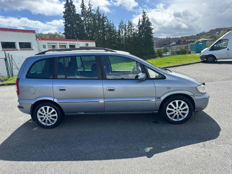 OPEL ZAFIRA 2004