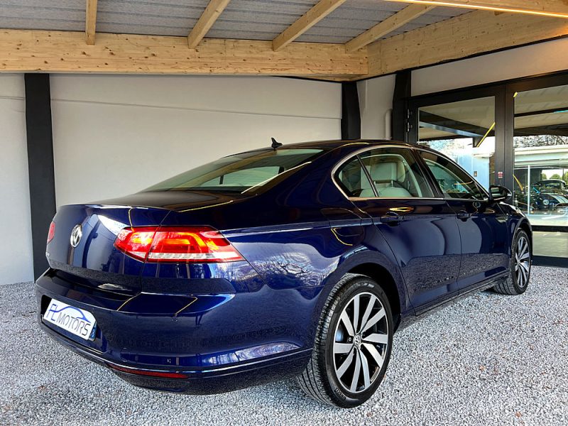 VOLKSWAGEN PASSAT  2019