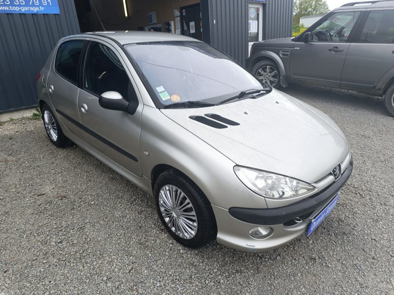 PEUGEOT 206 