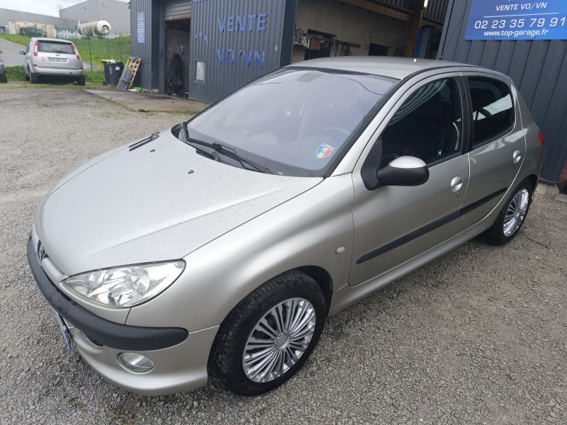 PEUGEOT 206 