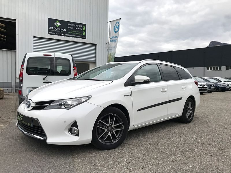 HYBRIDE - TOYOTA AURIS TOURING SPORT - 1.8VVt-I HSD 16V BVA 99cv FEEL NAV - GARANTIE 6 MOIS