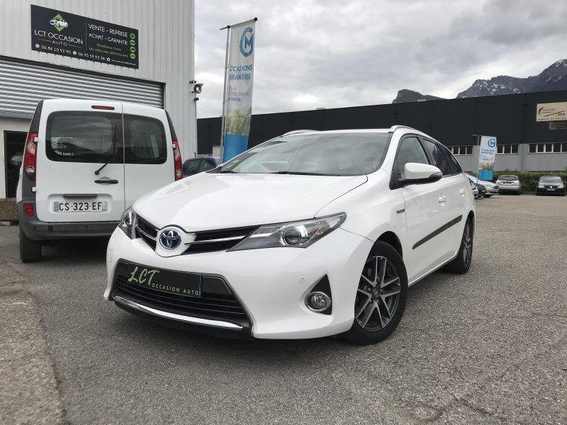 HYBRIDE - TOYOTA AURIS TOURING SPORT - 1.8VVt-I HSD 16V BVA 99cv FEEL NAV - GARANTIE 6 MOIS