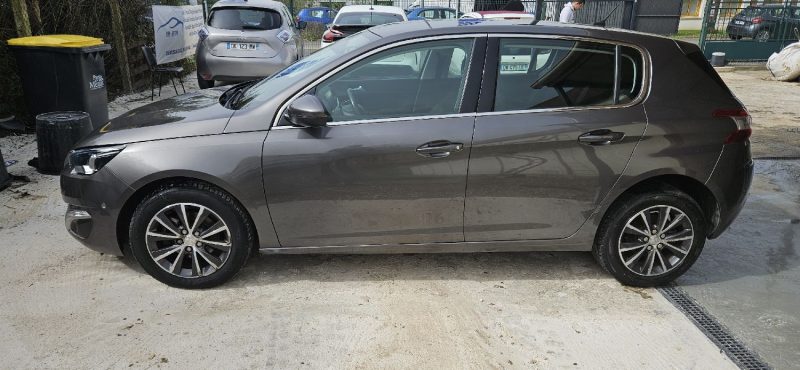 PEUGEOT 308 II 