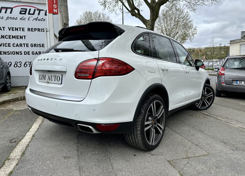 PORSCHE CAYENNE 2012