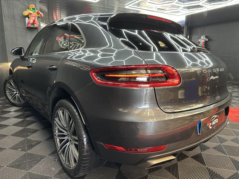 PORSCHE MACAN 2016