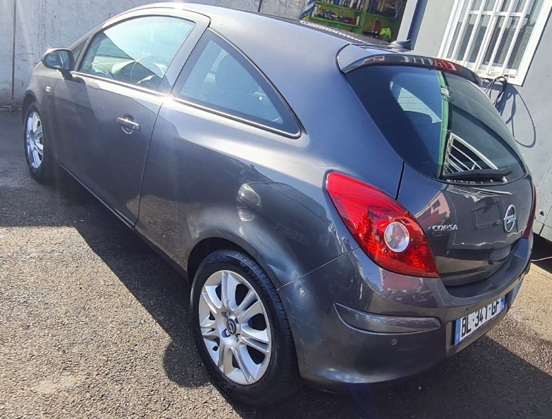 OPEL CORSA 2011