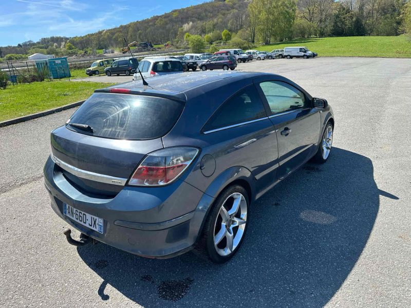 OPEL ASTRA H GTC 2008