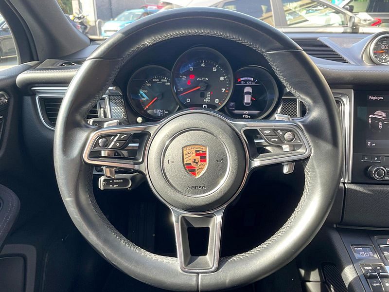 PORSCHE MACAN GTS