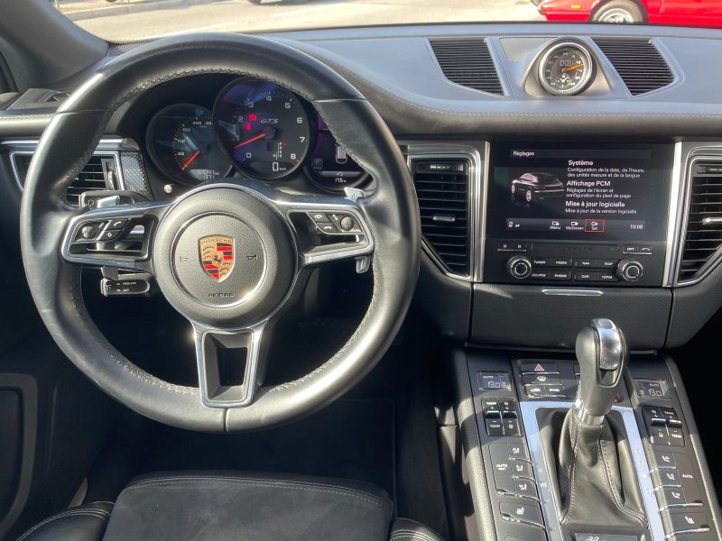 PORSCHE MACAN GTS